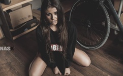 26岁妙龄女诱75岁老人